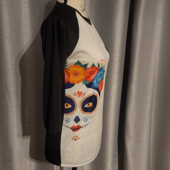 Women's SKULL Tshirt - Picture 4 of 15